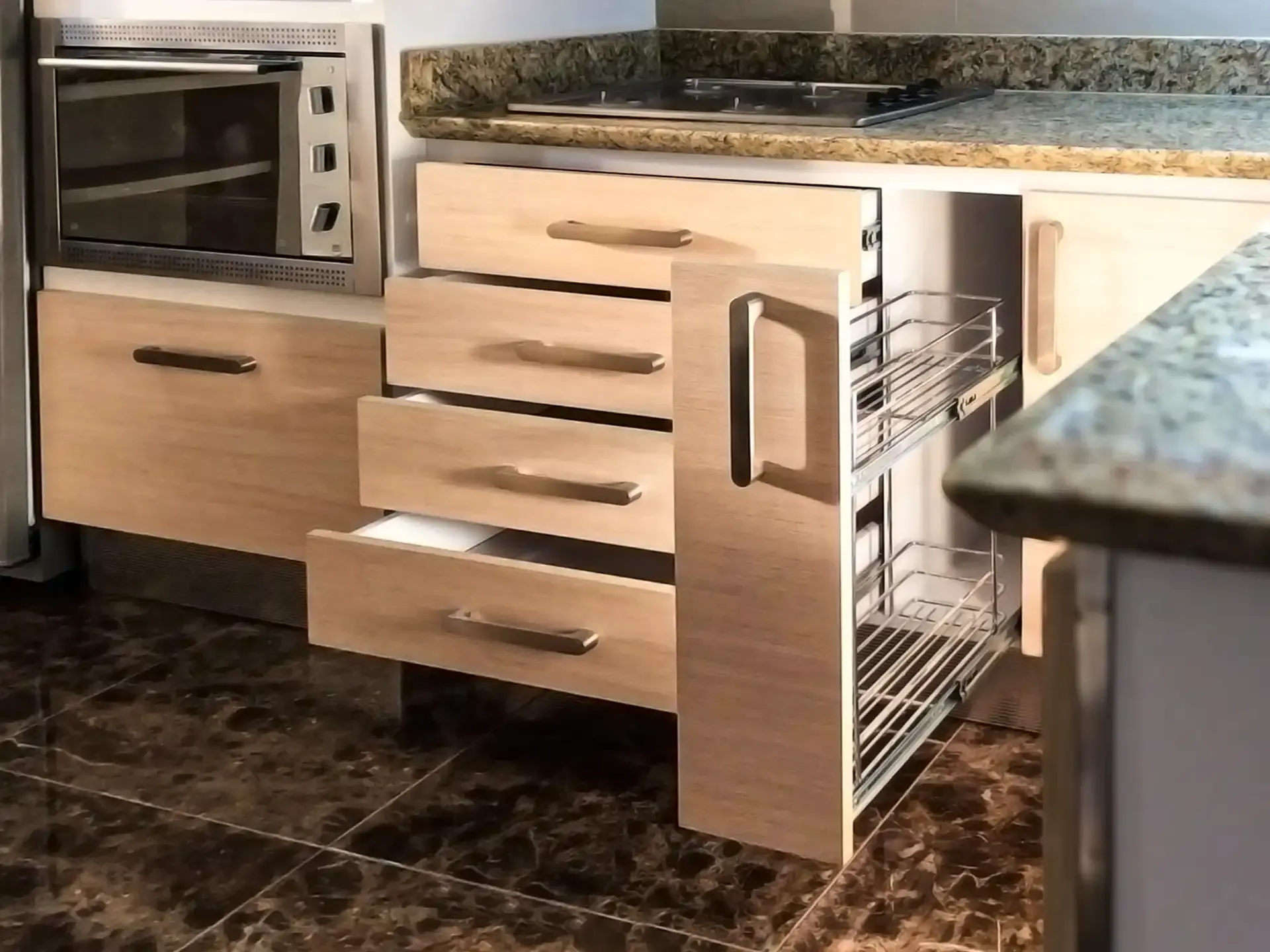 Mesas y Superficies Extraíbles con ingeniería de fabricación avanzada en Bogotá