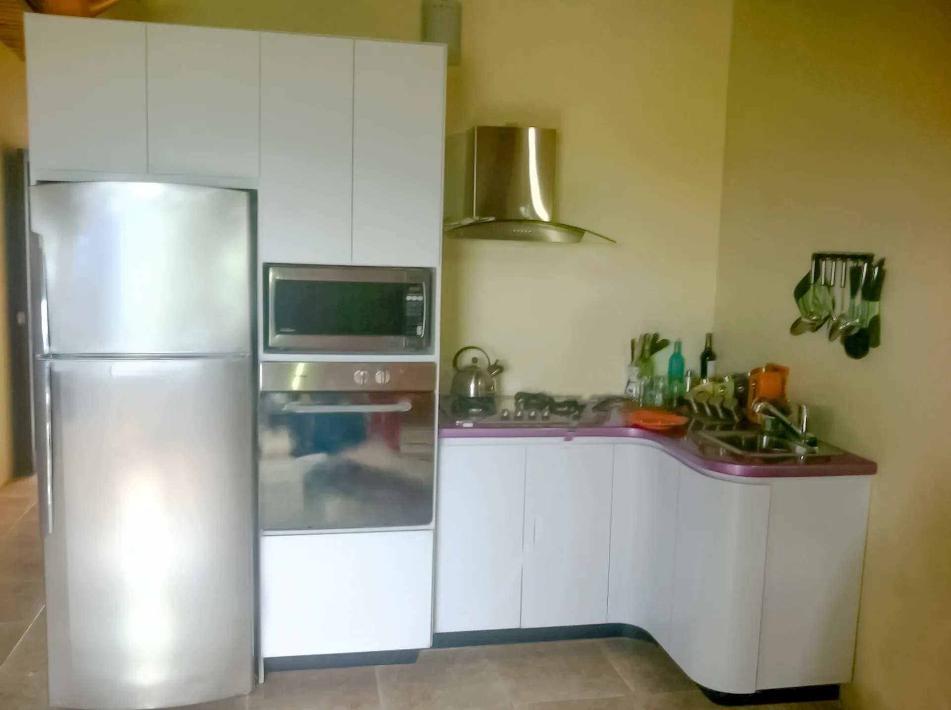 Cocinas a Medida con Rigor Técnico con ingeniería de fabricación avanzada en Bogotá